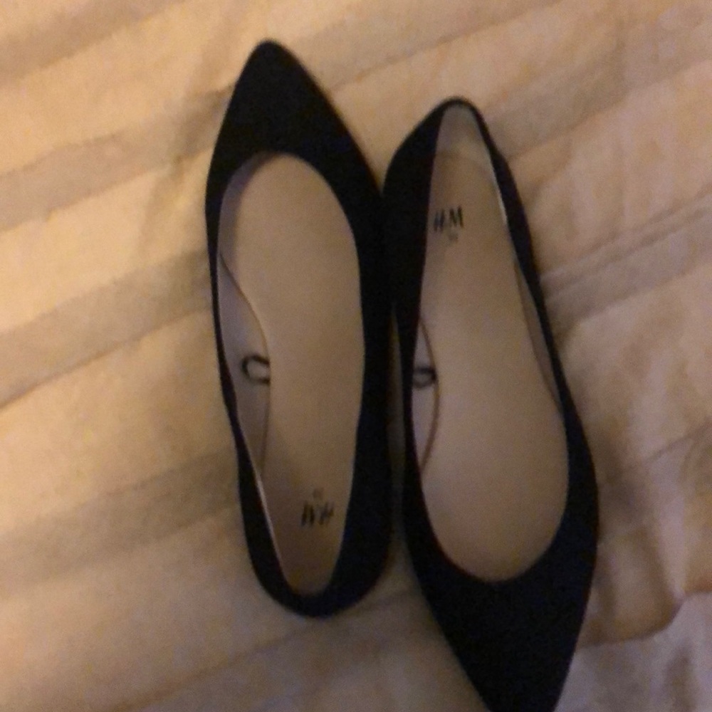 Flat heels